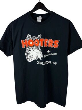 Vintage 2010s Hooters Restaurant West Virginia Promo Black Shirt Size M